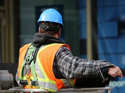 construction-worker-569126_640